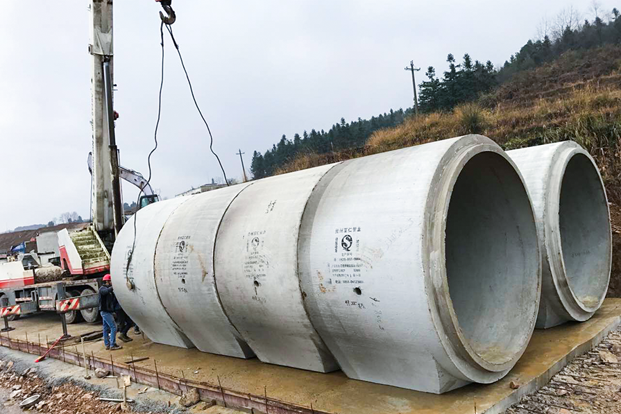 中興西(xī)路(lù)帶底座工(gōng)地(dì)