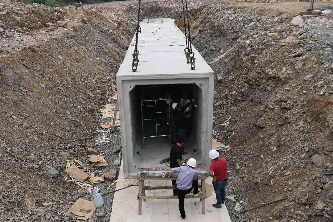 中國(guó)二冶--雙龍新區(qū)中興西(xī)路(lù)箱涵工(gōng)地(dì)