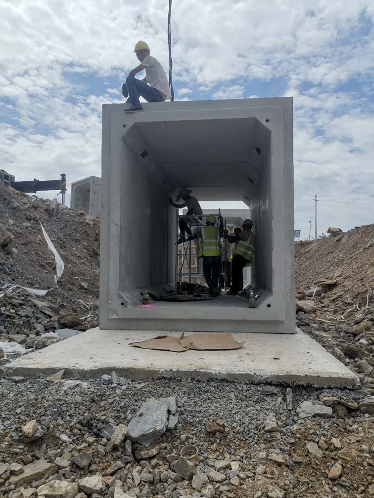 中國(guó)二冶--雙龍新區(qū)中興西(xī)路(lù)箱涵工(gōng)地(dì)